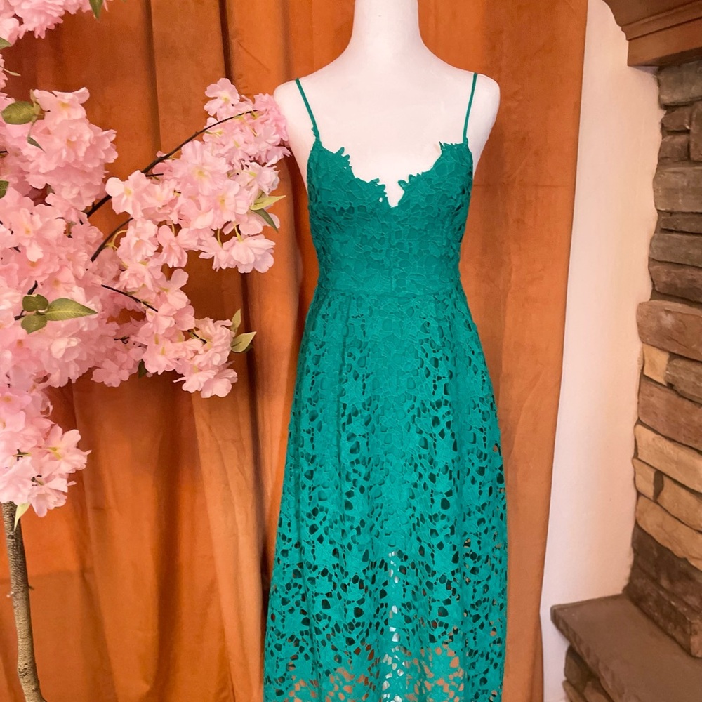 ASTR the Label Elegant Green Lace Dress